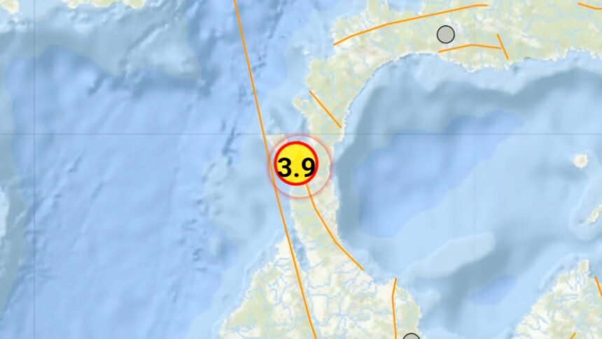Minggu, 29 September 2024, sekitar pukul 23.36 WITA, wilayah Tompe, Kabupaten Donggala, Provinsi Sulawesi Tengah, diguncang gempa bumi tektonik berkekuatan M 3.9.