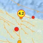 Gempa bumi tektonik dengan magnitudo 4.2 mengguncang wilayah Kota dan Kabupaten Jayapura, Papua, pada Minggu (6/10/2024).