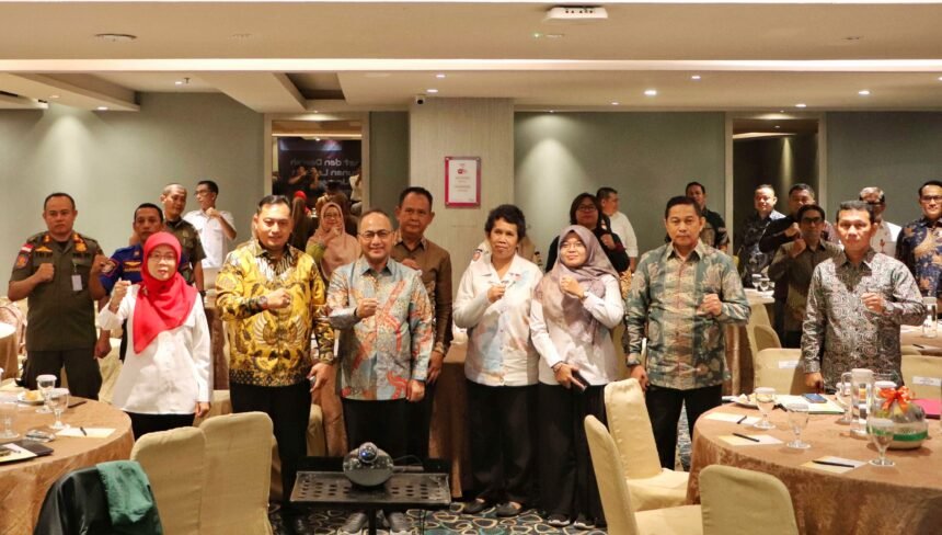 Evaluasi pelaksanaan Standar Pelayanan Minimal (SPM) bagi pemerintah daerah.