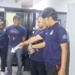 Polisi lakukan penyelidikan terkait pegawai pabrik di Jakarta Barat dianiaya oleh debt collector, 12 Mei 2025.