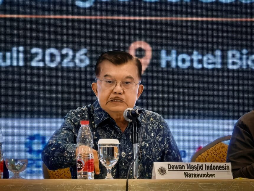 Jusuf Kalla menjadi narasumber dalam acara Kongres Umat Islam ke-VIII di Hotel Bidakara, Jakarta Selatan, Minggu (26/07/2026).